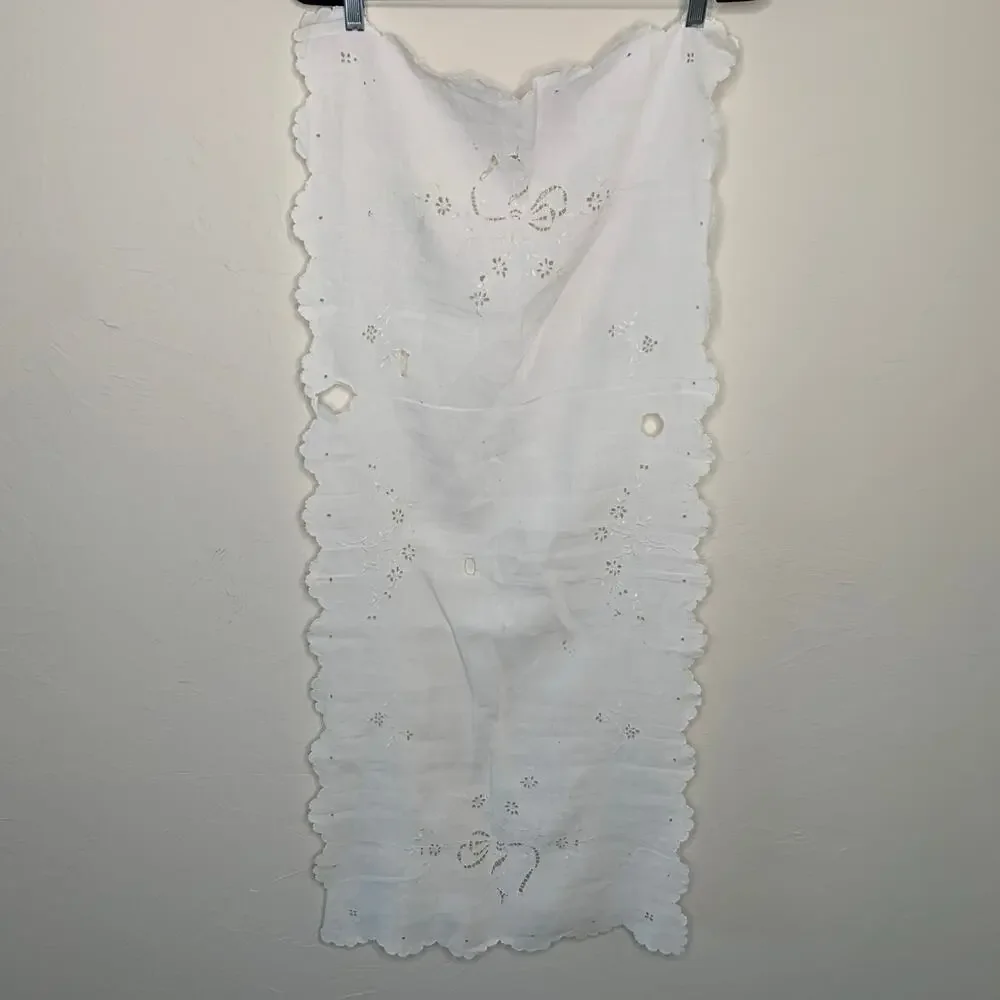 Antique Embroidered Cutout Bow Flower Design Scalloped Damaged 19